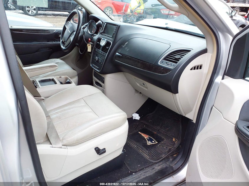 2012 Chrysler Town & Country Touring-L