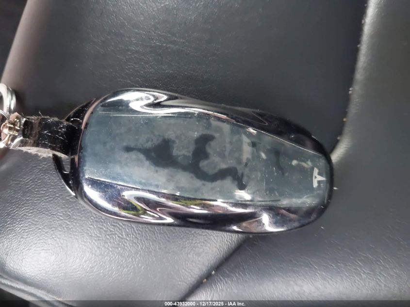 2017 Tesla Model S 100D/60D/75D/90D/P100D VIN: 5YJSA1E24HF217957 Lot: 43932000