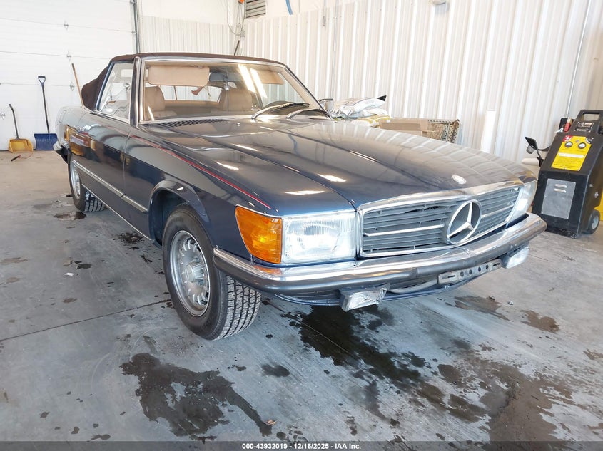 10704310014994 1980 MERCEDES-BENZ W114 photo no. 1