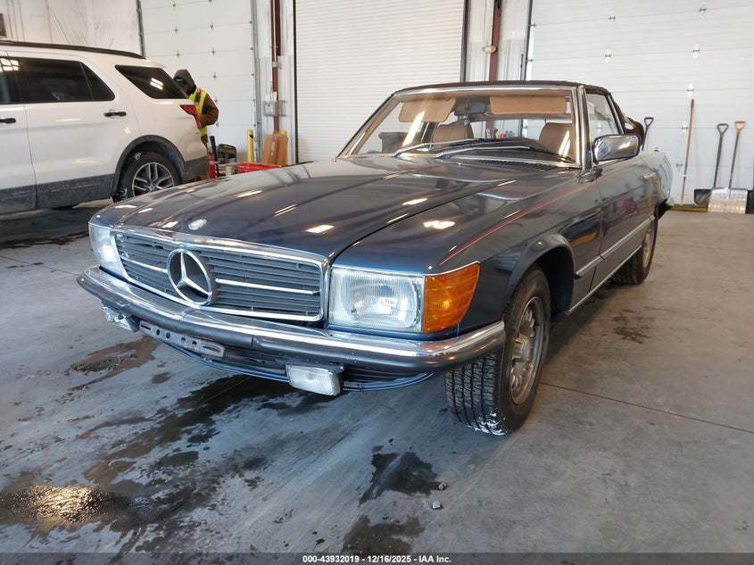 10704310014994 1980 MERCEDES-BENZ W114 photo no. 2