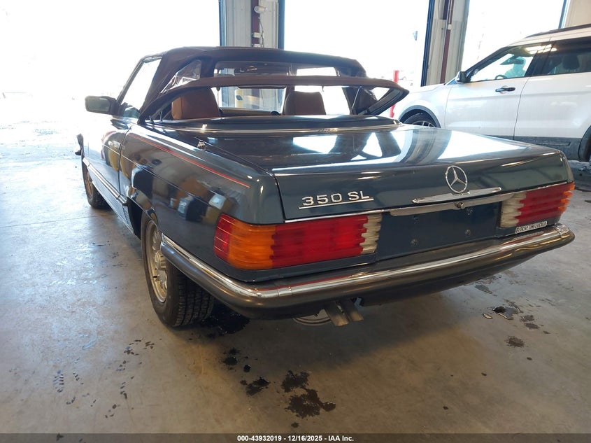 10704310014994 1980 MERCEDES-BENZ W114 photo no. 3