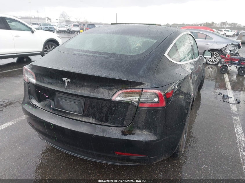 Tesla MODEL 3 — thumbnail 4