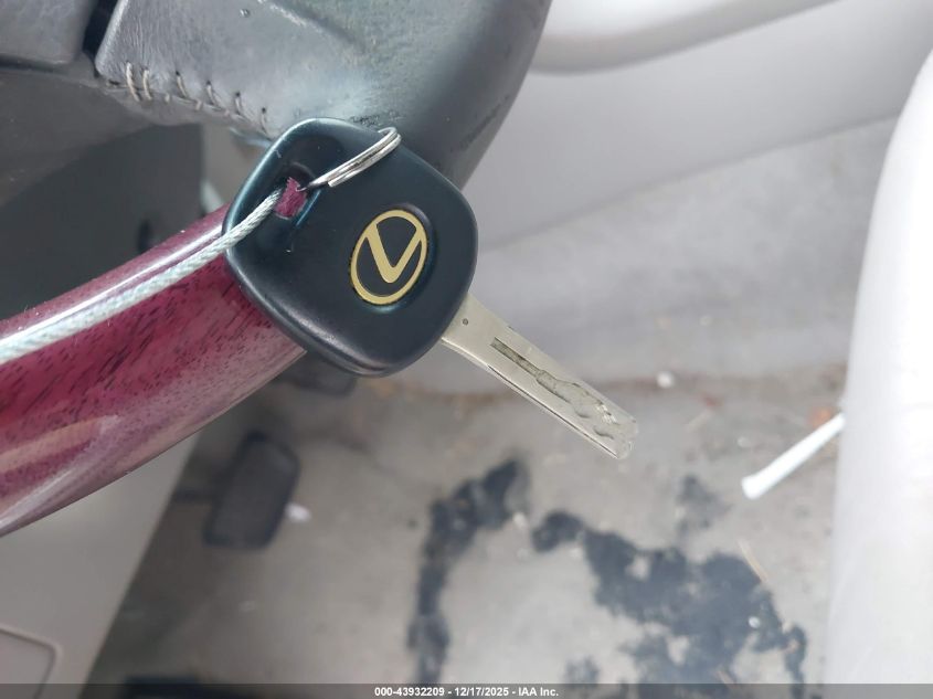 2004 Lexus Es 330 VIN: JTHBA30G540019085 Lot: 43932209