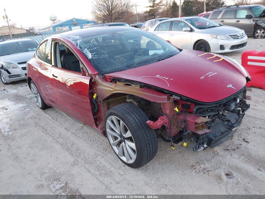 TESLA MODEL 3 LONG RANGE/PERFORMANCE
