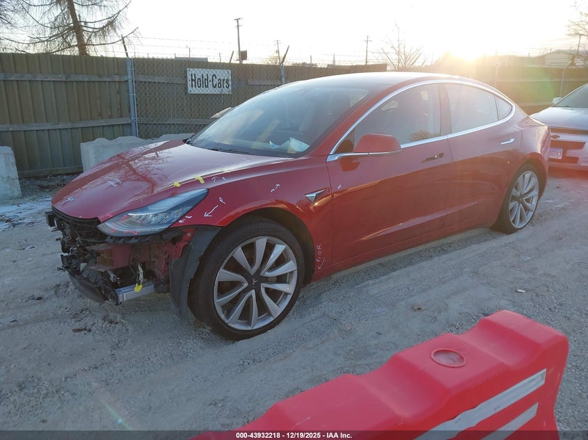 Tesla MODEL 3 — thumbnail 2
