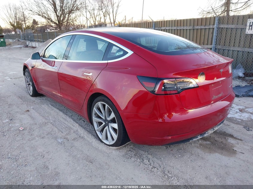 Tesla MODEL 3 — thumbnail 3