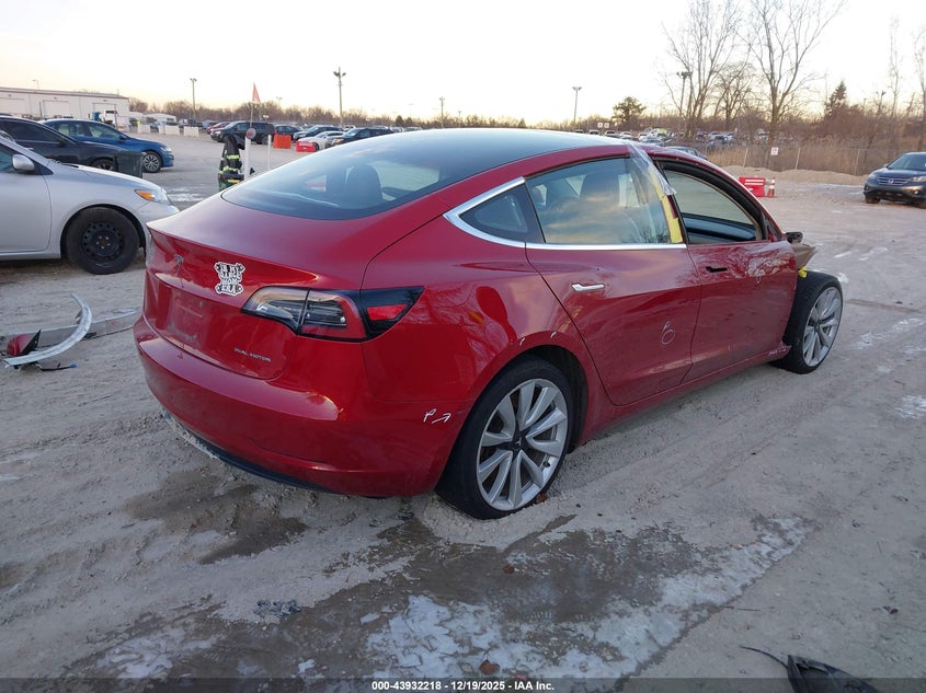 Tesla MODEL 3 — thumbnail 4