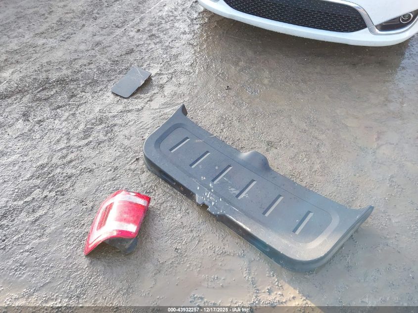 2012 Ford Escape Limited VIN: 1FMCU9EG2CKC62084 Lot: 43932257