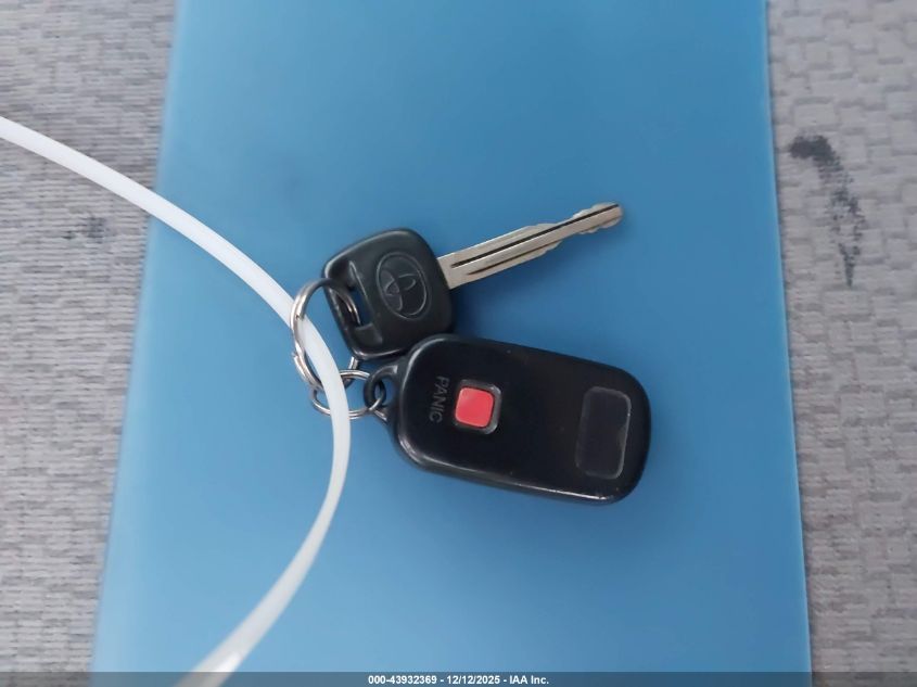 2004 Toyota Corolla Le VIN: JTDBR32E542035894 Lot: 43932369