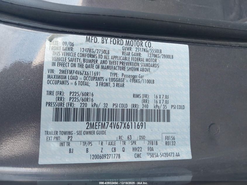 2007 Mercury Grand Marquis Gs VIN: 2MEFM74V67X611691 Lot: 43932454