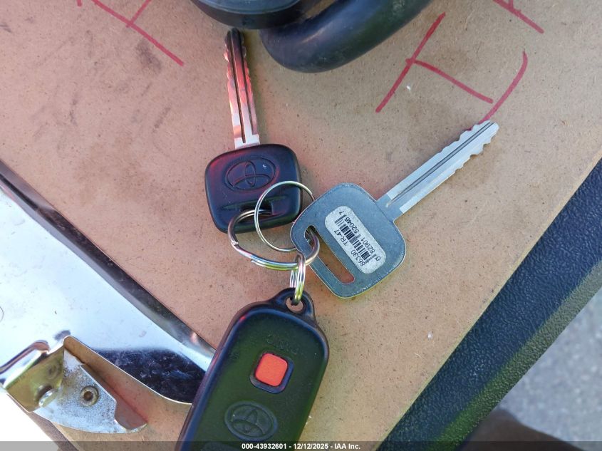 2003 Toyota Camry Le VIN: JTDBE32K830196753 Lot: 43932601