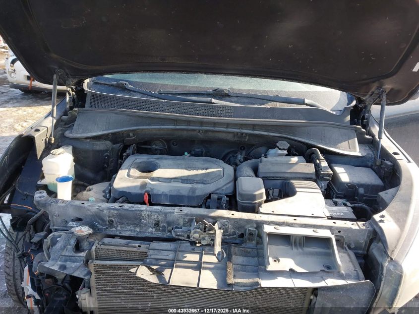 2016 Kia Sorento 2.4L L VIN: 5XYPG4A39GG043587 Lot: 43932667