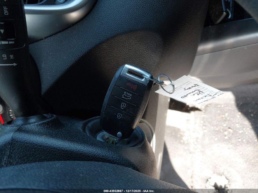 2016 Kia Sorento 2.4L L VIN: 5XYPG4A39GG043587 Lot: 43932667