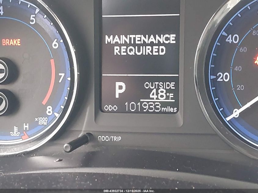 2017 Toyota Corolla Le VIN: 5YFBURHE4HP658679 Lot: 43932734