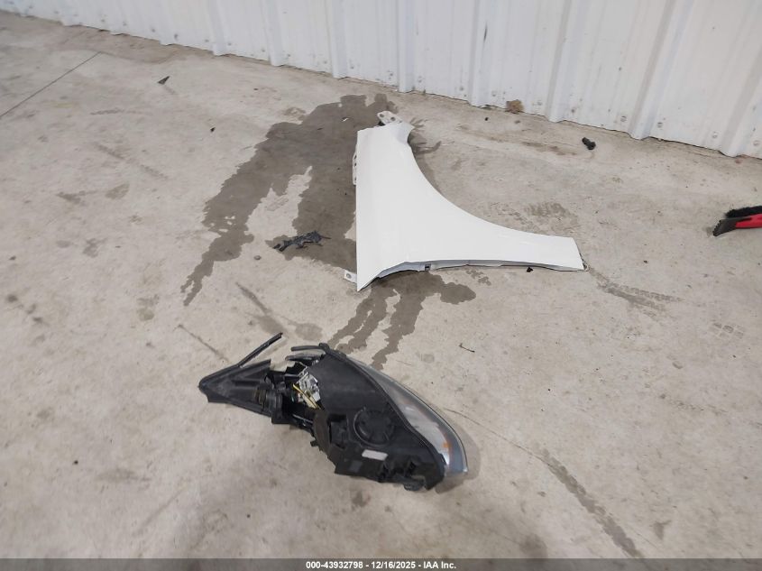 2014 Ford Focus Titanium VIN: 1FADP3J28EL196926 Lot: 43932798