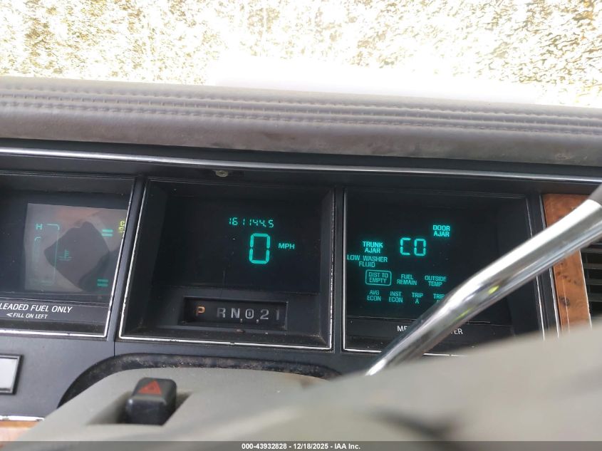 1993 Lincoln Town Car Cartier VIN: 1LNLM83W9PY760175 Lot: 43932828