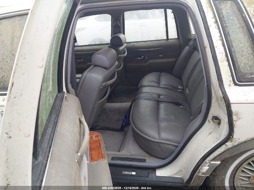 1993 Lincoln Town Car Cartier VIN: 1LNLM83W9PY760175 Lot: 43932828