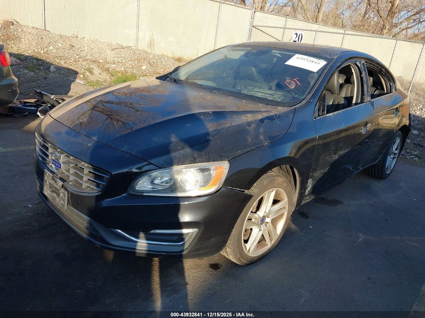 YV1612TK7F2341581 2015 VOLVO S60 photo no. 2