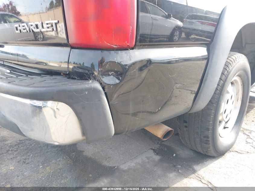 2002 Chevrolet Suburban 1500 Lt VIN: 3GNFK16T22G308675 Lot: 43932998