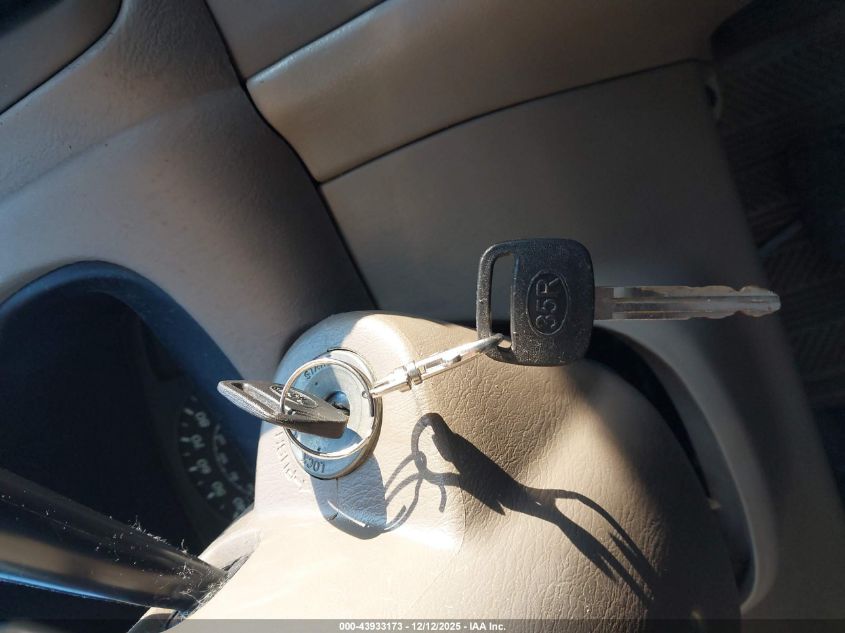 2002 Toyota Corolla Le VIN: 2T1BR12E62C529586 Lot: 43933173