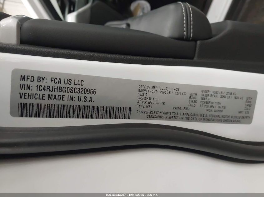 2025 Jeep Grand Cherokee Limited 4X4 VIN: 1C4RJHBG0SC320966 Lot: 43933267