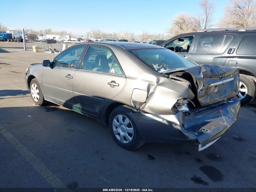 2004 Toyota Camry Le