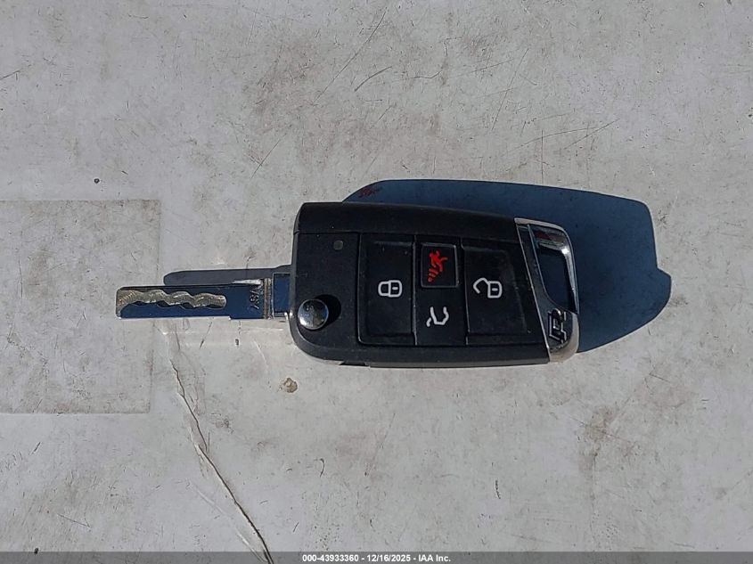 2016 Volkswagen Golf R 4-Door VIN: WVWLF7AU9GW170614 Lot: 43933360