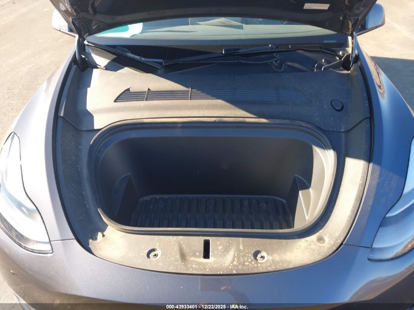 2023 Tesla Model Y Awd/Long Range Dual Motor All-Wheel Drive VIN: 7SAYGDEE3PA197879 Lot: 43933401