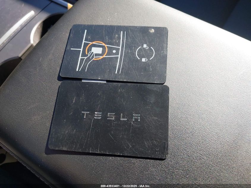 2023 Tesla Model Y Awd/Long Range Dual Motor All-Wheel Drive VIN: 7SAYGDEE3PA197879 Lot: 43933401