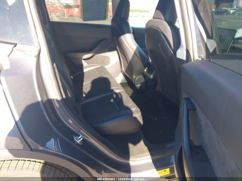 2023 Tesla Model Y Awd/Long Range Dual Motor All-Wheel Drive VIN: 7SAYGDEE3PA197879 Lot: 43933401