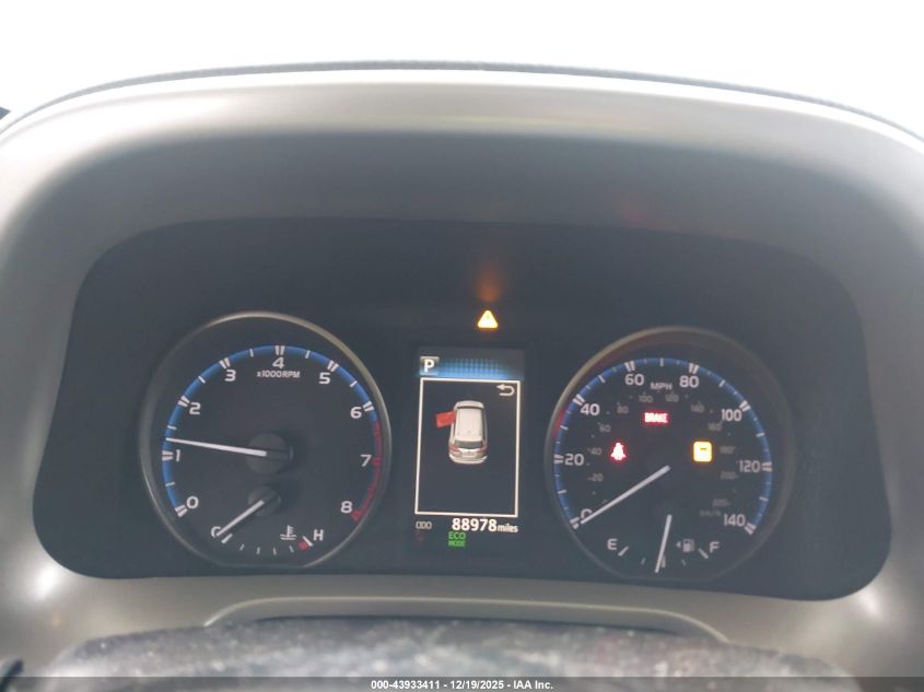 2018 Toyota Rav4 Le VIN: 2T3BFREV9JW740594 Lot: 43933411