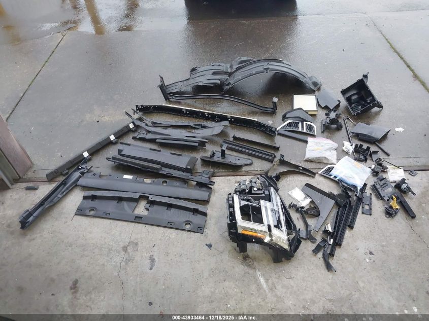 2025 Nissan Armada Platinum 4Wd VIN: JN8AY3EB4S9102543 Lot: 43933464