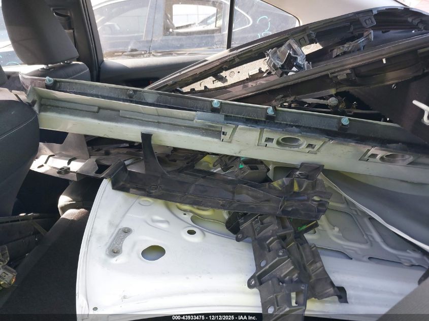 2024 Toyota Corolla Hybrid Le VIN: JTDBCMFE8R3042163 Lot: 43933475