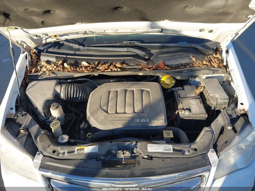 2015 Chrysler Town & Country Touring-L VIN: 2C4RC1CGXFR513977 Lot: 43933512