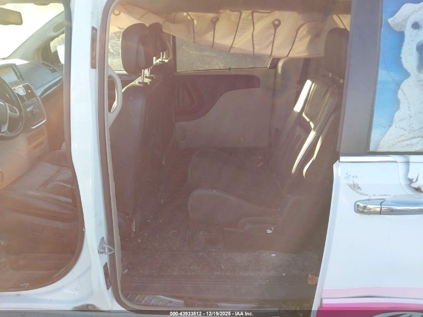 2015 Chrysler Town & Country Touring-L VIN: 2C4RC1CGXFR513977 Lot: 43933512