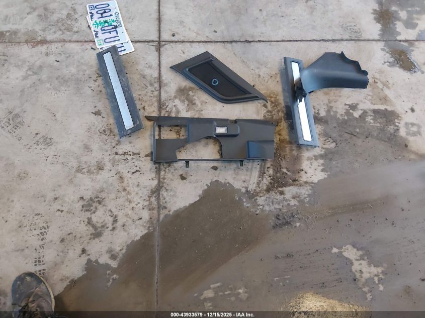 2018 Land Rover Discovery Hse Luxury VIN: SALRT2RV9JA077091 Lot: 43933579