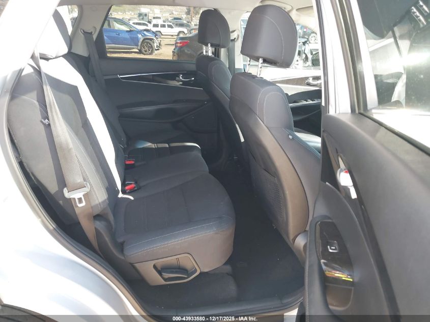 2017 Kia Sorento 2.4L L VIN: 5XYPG4A30HG280843 Lot: 43933580