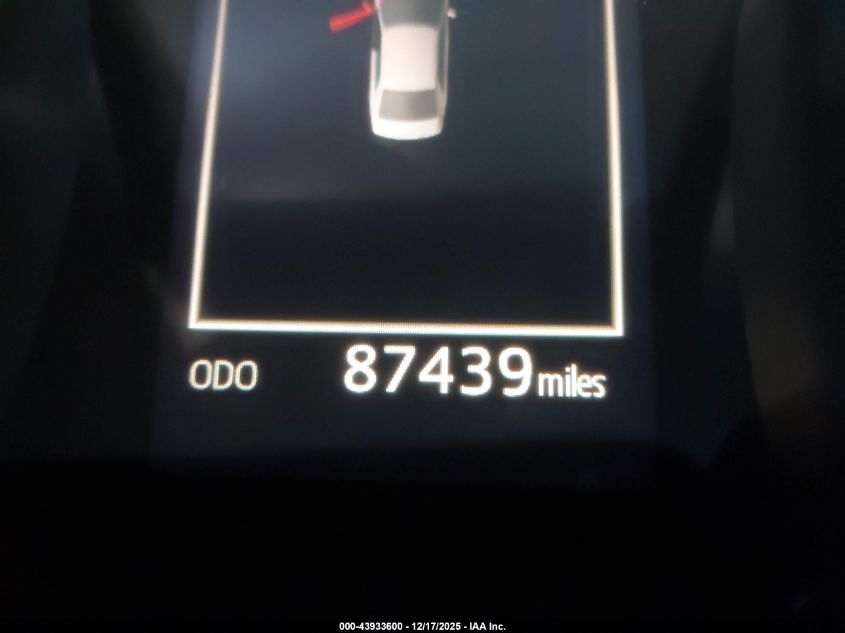 2018 Toyota Camry Le VIN: 4T1B11HK9JU613869 Lot: 43933600