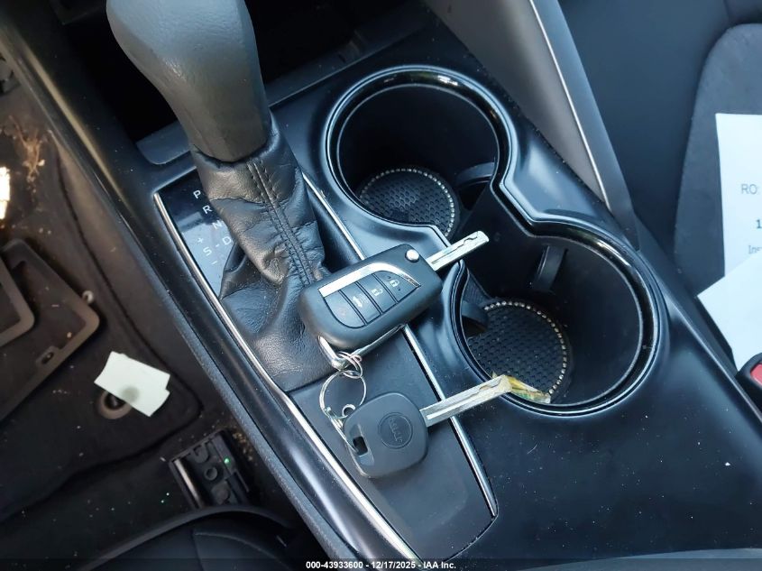 2018 Toyota Camry Le VIN: 4T1B11HK9JU613869 Lot: 43933600