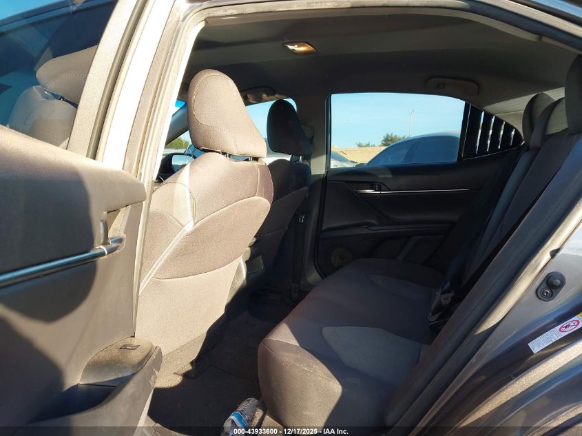 2018 Toyota Camry Le VIN: 4T1B11HK9JU613869 Lot: 43933600