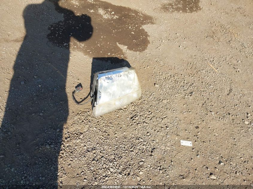 2002 Jeep Grand Cherokee Overland VIN: 1J8GW68J52C104071 Lot: 43933643