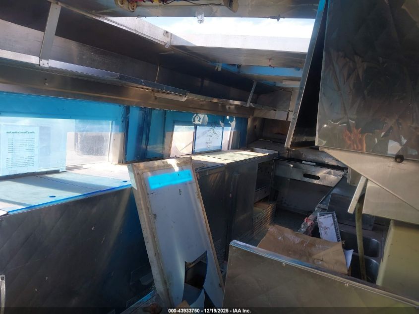 1985 Chevrolet P30 VIN: 1GCHP32M3F3309582 Lot: 43933750