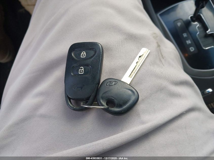 2013 Hyundai Accent Gls VIN: KMHCU4AE5DU562408 Lot: 43933931