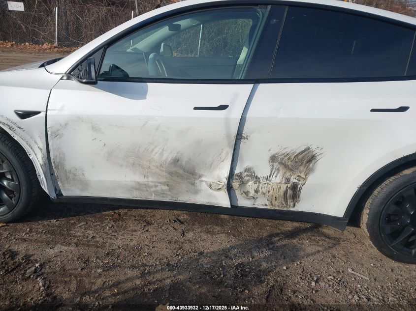 2021 Tesla Model Y Long Range Dual Motor All-Wheel Drive VIN: 5YJYGDEE3MF076930 Lot: 43933932