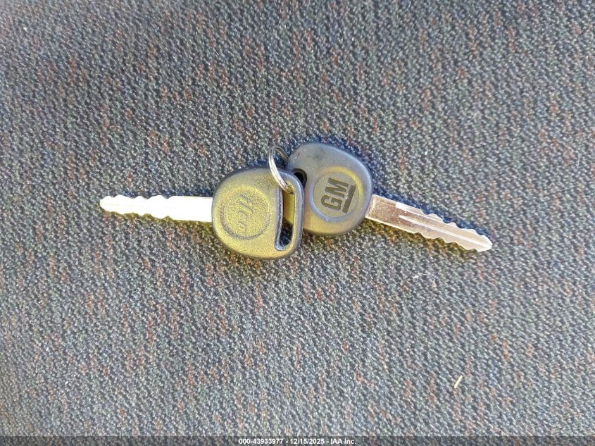 2000 GMC Sierra 1500 Sle VIN: 1GTEC14T1YE225825 Lot: 43933977