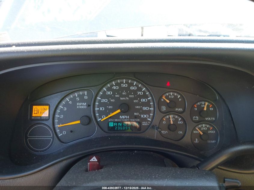 2000 GMC Sierra 1500 Sle VIN: 1GTEC14T1YE225825 Lot: 43933977