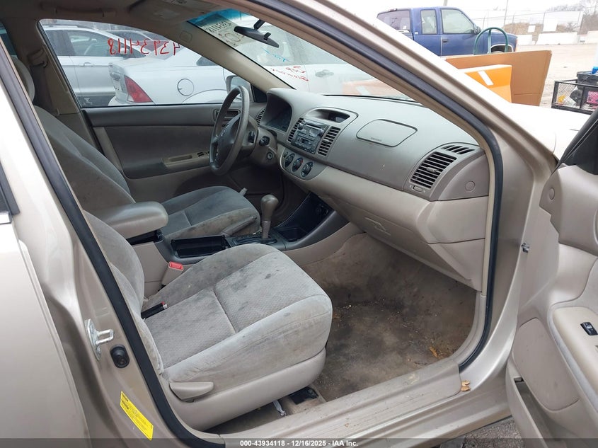 4T1BE30K44U325032 2004 TOYOTA CAMRY photo no. 5