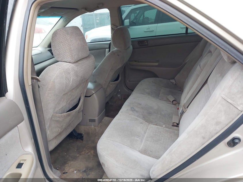 4T1BE30K44U325032 2004 TOYOTA CAMRY photo no. 8