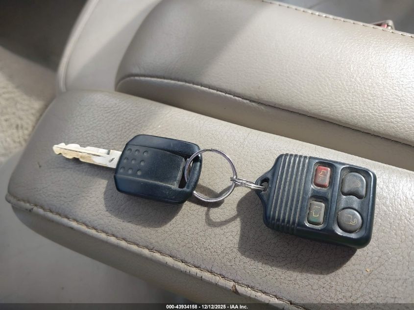 2006 Mercury Grand Marquis Gs VIN: 2MEFM74V56X646690 Lot: 43934158