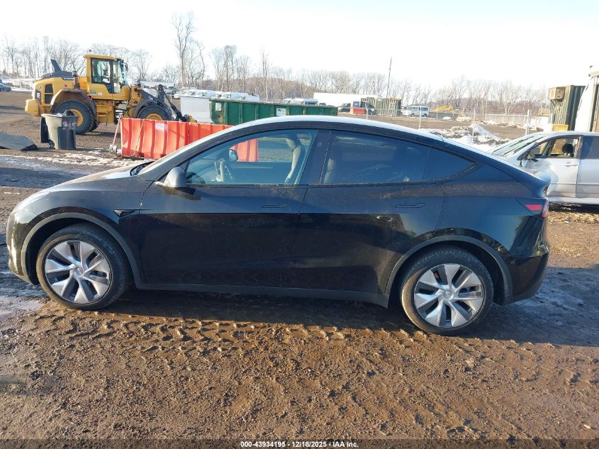 2024 Tesla Model Y Long Range Dual Motor All-Wheel Drive VIN: 7SAYGDEE6RA239156 Lot: 43934195